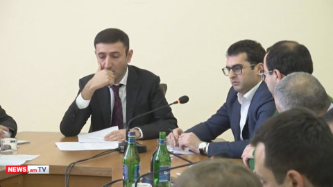 Չեմ ուզում փաստաբանի դեր ստանձնել. Հակոբ Արշակյանը՝ աջ ղեկով մեքենաների խնդրի մասին