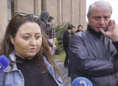 Բողոքի ակցիա քաղաքապետարանի մոտ՝ Օպերայի սրճարանների ապամոնտաժման դեմ