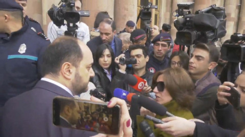 Տնօրենը հեռացվել է, ուրեմն մենք ճիշտ էինք, ուռա՜․ ցուցարարները՝ Արայիկ Հարությունյանին