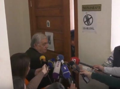 Ռոբերտ Քոչարյանը նիստին ասաց, որ հիմարություն է ամեն ինչ․ Ռուբեն Սահակյան