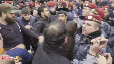 Բախում, քաշքշոց, բերման ենթարկվածներ Օպերայում. իրավիճակը թեժացավ