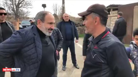 Ո՞նց հանենք էդ գյուղապետին, էդ դեւին, սաղ գյուղը ծախեց․ տղամարդը՝ Փաշինյանին