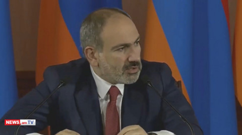 Շատ կարեւոր բանակցություններից առաջ կարող եմ որոշել, որ Արփին քնի իմ ծոցը․ Փաշինյան