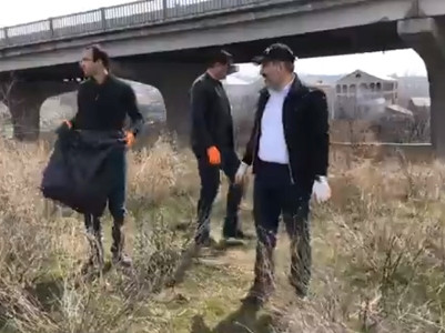 Փաշինյանն ընտանիքի հետ մասնակցում է շաբաթօրյակի