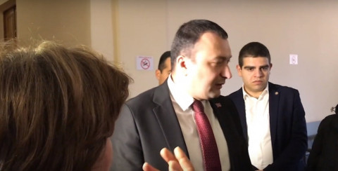 Հաճելի չի ուրիշի ոտի տակը մաքրել, բայց ի՞նչ անենք, ո՞ւր գնանք․ մաքրուհիները՝ պատգամավորներին