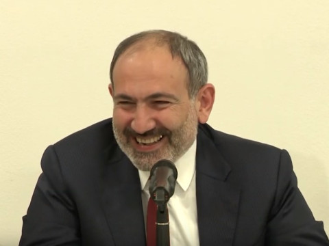 Հա, լավ, դուք եկեք ստացեք, ո՞վ ա իմանալու. Փաշինյանը կատակեց