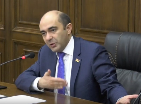 Մարդկանց գլուխներ են կտրել, իսկ ինչ-որ մարդիկ խոսում են խաղաղության մասին. Էդմոն Մարուքյան