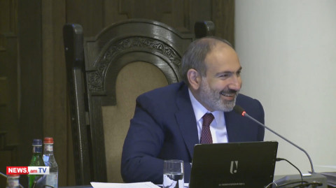 Պարոն Գրիգորյանը լռում ա ըտենց էլ խորհրդավոր, բան չի ասում․ Փաշինյան