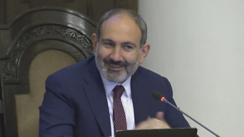 Ինչի՞ ենք մենք ասֆալտը սիրում, որովհետեւ էս ասֆալտն է՜ն ասֆալտը չի. Փաշինյան