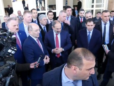 Նիկոլ Փաշինյանը մասնակցում է Երեւան–Գյումրի արագընթաց գնացքի բացմանը
