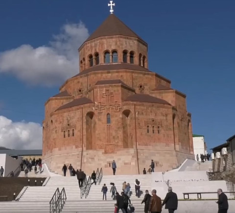 Ստեփանակերտում օծվեց 12 տարի կառուցված մայր տաճարը