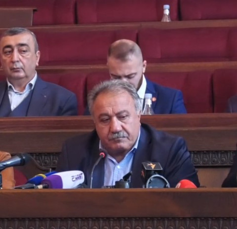 Սասուն Միքայելյանի փոխարեն «Կոռնիձորի Արոյի» մասին հարցին պատասխանեց Կետիկյանը
