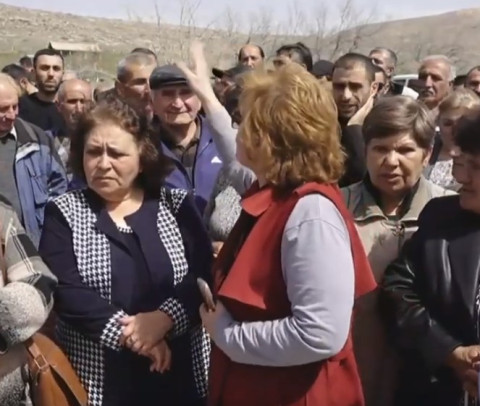 Բա ուր ես, ընկեր Ծառուկյան, արի. «Արարատցեմենտի» աշխատակիցներ