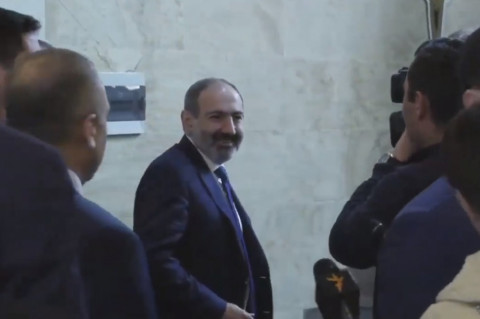 Սպասում եմ էն օրվան, որ հարցեր չեք տա. Փաշինյանը՝ լրագրողներին