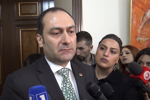 «Ծանոթ չեմ». Զեյնալյանը՝ Էդգար Ծատինյանի մահվան եւ ոստիկանների գործողությունների մասին