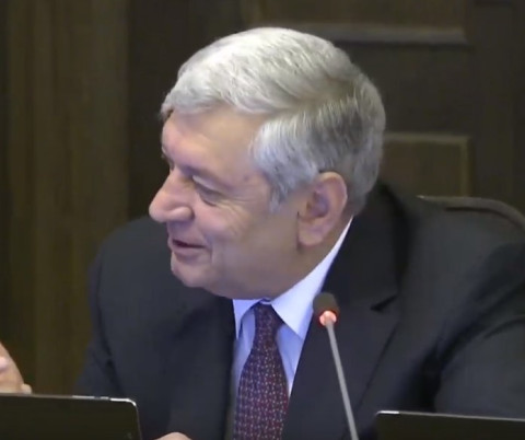 Ուրախացողների համար ասեմ, աչքներդ լույս, առաջին կարկուտն եկավ. Ցոլակյան