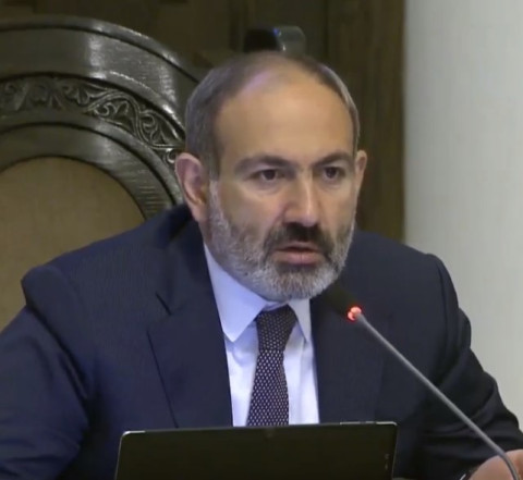 Գնացեք, մի գազալցակայանին օրը 1000 անգամ տուգանեք, տարեք նստացրեք էդ մարդկանց. Փաշինյան