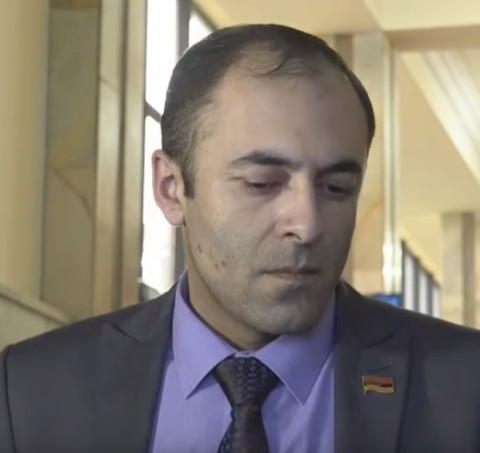 Պետք է սովորենք, որ պաշտոնյաները կարող են լինել կասկածյալ, հետո գնալ աշխատանքի. Ուլիխանյան
