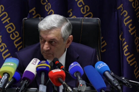Վարչապետը ավելի կոշտ պետք է լինի դրոշի հարցում. Ֆելիքս Ցոլակյան