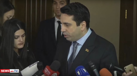 Իմա՞ստը որեւիցե մեկի գլխին գործ սարքելու. Ալեն Սիմոնյանը՝ Սանասարյանի մասին