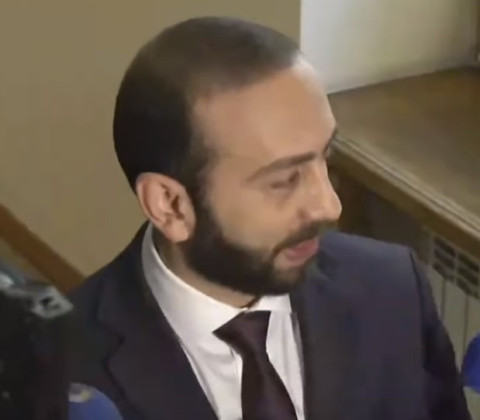 Ես ստիպված եղա կանխիկով հեռուստացույց գնել. Արարատ Միրզոյան