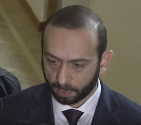Եթե ես լինեի բիզնեսմեն, ԱԺ-ում չէի լինի. Արարատ Միրզոյանը՝ Ծառուկյանի մասին