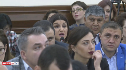 Ցուկերբերգը ԿԸՀ նախագահը չէ. ընդդիմադիրներն «Իմ քայլին» մեղադրում են 24 ժամ ստատուս գրելու մեջ