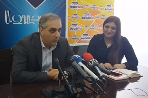 Պետական ապարատում միայն քայլիչներ են, քծնողներ և ապազգային դեմքեր. վերլուծաբան