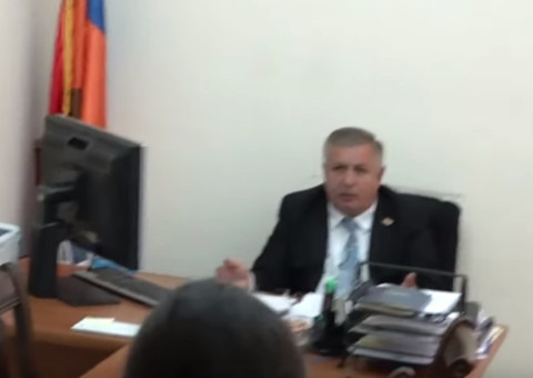 Ինչպես է Սերգեյ Բագրատյանը «փախչում» լրագրողներից