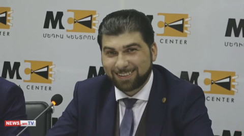 Դավիթ Սանասարյանը 3 միլիոն դրամանոց կոստյո՞ւմ է հագնում. լրագրողը նկար ցույց տվեց