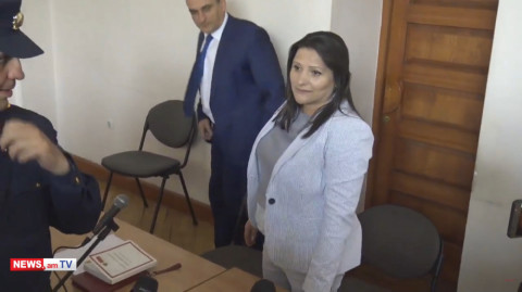 Շոու են սարքել, զենքն օրինական էր. Նազիկ Ամիրյանը խոսեց դատարանում