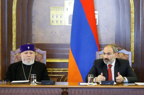Գարեգին Բ-ն՝ «աշխարհիկ պետության» եւ եկեղեցին պետությունից անջատ լինելու մասին