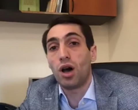 Քաղաքապետի ինչի՞ն է պետք յոթ խորհրդականը. Դավիթ Խաժակյան