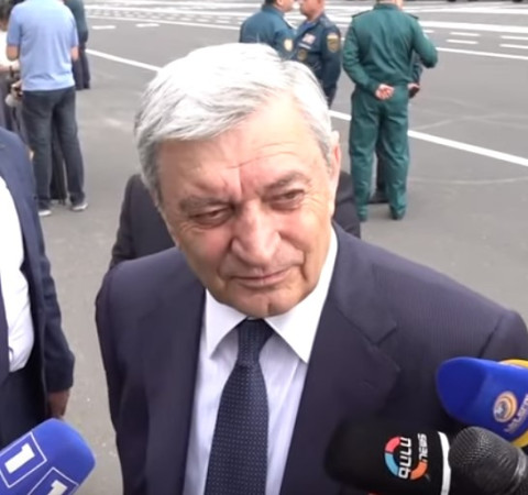 Մեկը տերտեր է սիրում, մեկը՝ տերտերը կնիկ. Ֆելիքս Ցոլակյանը՝ կառավարության աշխատանքի մասին