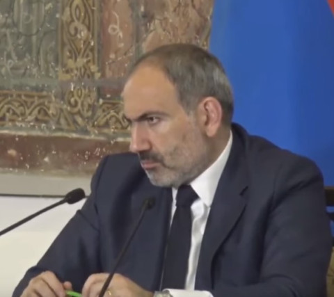 Ընդամենը գրոտեսկ եմ արել. Փաշինյանը՝ Մարուքյանի պահանջի մասին