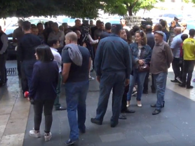 Բողոքի ակցիա կառավարության դիմաց՝ ընդդեմ եկամտային հարկի համահարթեցման