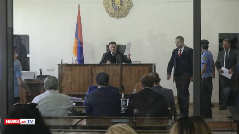 Քոչարյանի դատին Արթուր Դավթյանը մտավ դատավորի ծառայողական դռնով