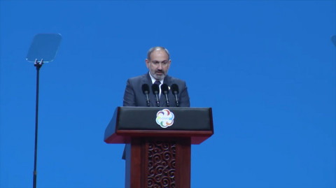 Մենք դեմ ենք բաժանարար գծերին եւ արհեստական խոչընդոտներին. Փաշինյանը՝ Պեկինում
