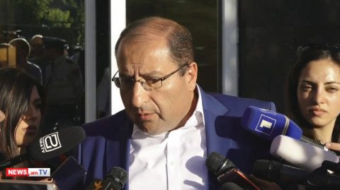 Ոչ մի անուն չկա, թե ովքեր են մեղադրանքում նշված Քոչարյանի մերձավոր որոշ անձինք. Ալումյան