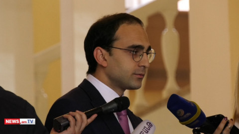 Չգիտեմ՝ ինչ թեւերի մասին է խոսքը. Ավինյանը՝ տարբերվելու համար սափրվելու լուրերի մասին