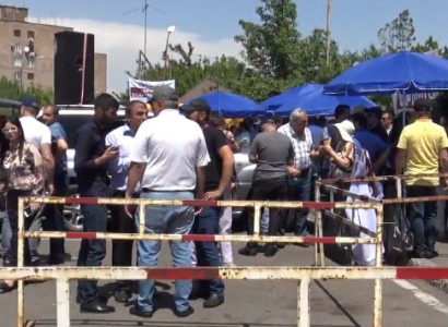 Բողոքի ակցիա Ռոբերտ Քոչարյանի գործով նիստից առաջ
