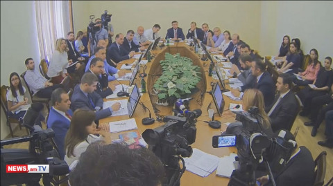 Պարոն Թանդիլյան. Հայկ Սարգսյանը՝ Մանե Թանդիլյանին