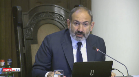 Միասի՞ն քվեարկեցինք, թե՞ առանձին. Փաշինյանը «շփոթվեց» նիստի ժամանակ