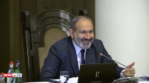 Ե՞ս տարածք հատկացնեմ մարզադաշտի համար. Փաշինյանը՝ Վանեցյանին