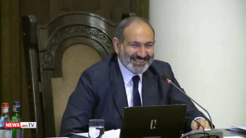 Վանեցյանը կդասավորի սաղ հարցերը. Փաշինյանը ծիծաղեց
