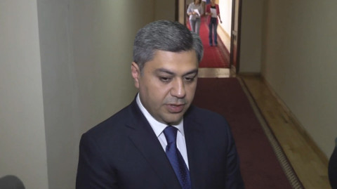Նորմա՞լ է, որ փորձում են 20 տոննա ապրանք բերել՝ առանց մաքսազերծման. Վանեցյանը՝ առեւտրականների մասին