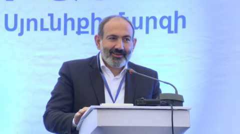 Հայաստանում տեղի ունեցողը մեծ բանավեճ է խենթության եւ իրատեսության. Փաշինյան
