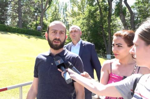 Սիրում էի բակում կռիվների մեջ ընկնել ու գիրք կարդալ միաժամանակ. Արարատ Միրզոյան