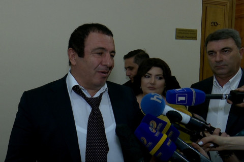 Ծառուկյանը Վարդան Ղուկասյանի հայտարարությունից հետո նիստ է հրավիրել ու զգուշացրել պատգամավորներին