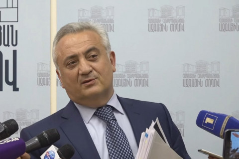 Լեզու գտնելու տրամադրություն չունեմ. ինչպես է Ջավադյանն աշխատում նոր իշխանությունների հետ
